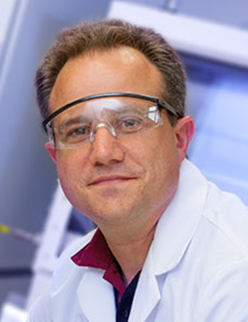 A photo of Thomas E. Albrecht-Schmitt