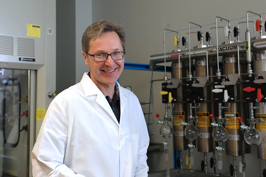 FSU Chemist Wins Prestigious American Chemical Society Award